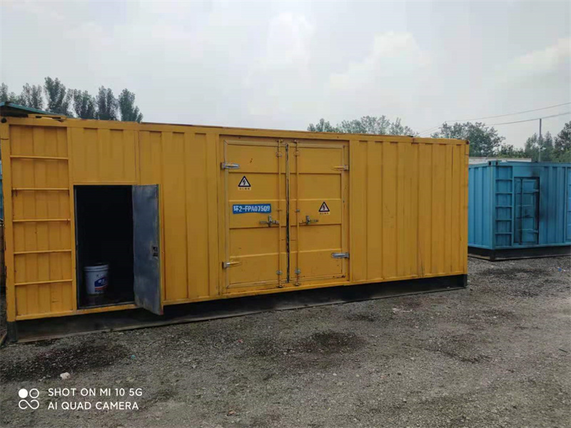 方正200KW柴油发电机组需要配备什么型号的电缆线？