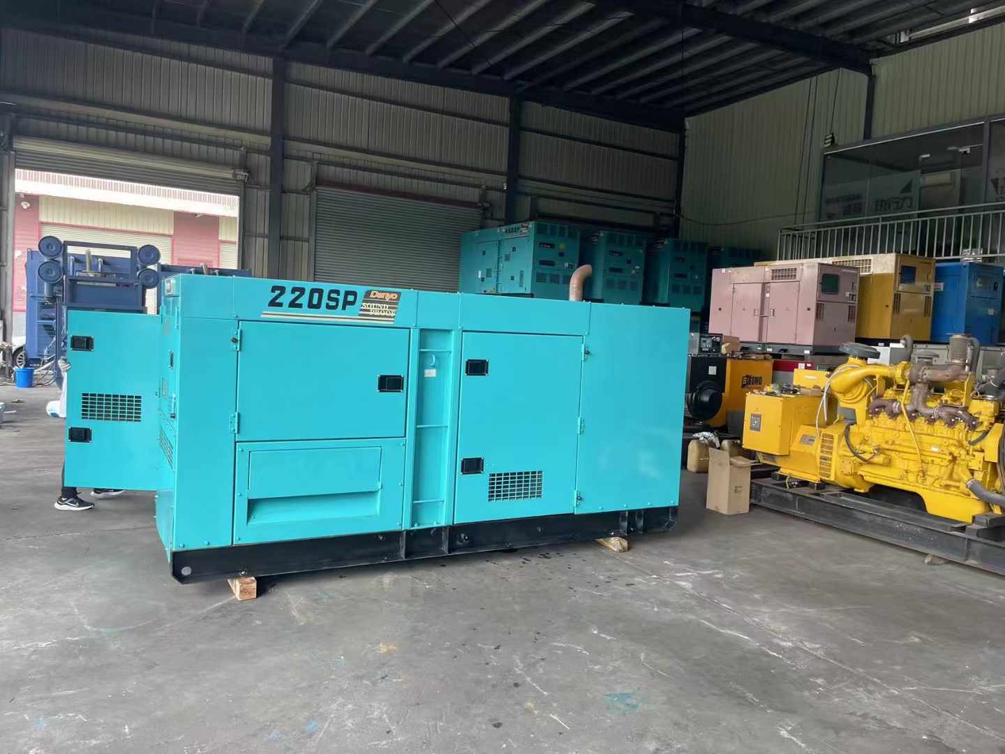 方正800kW 柴油发电机的输出电流波动范围是多少？