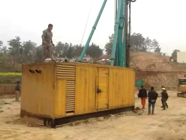 方正如何判断水冷式机油散热器密封件是否需要更换?